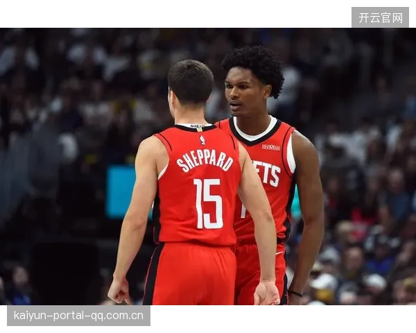 NBA三人包夹中强行得分：奇迹瞬间的背后艺术